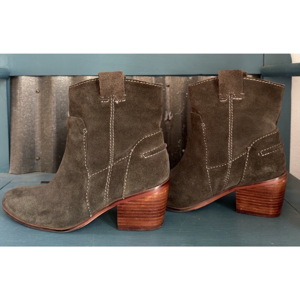 Vince Camuto Maves Suede Pull-On Ankle Booties Olive Green Women’s Size 7 Boots
